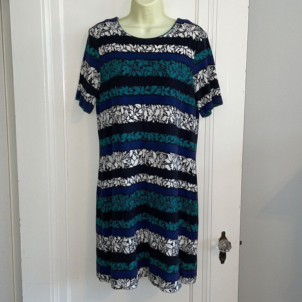 Draper James black, white, blue‎ & green floral knit short sleeve shift dress